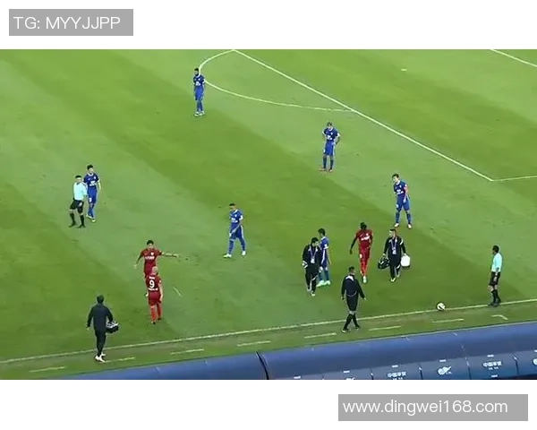 广州足球队积分榜领跑75分展现强劲实力引发关注