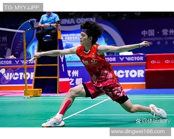 洲际杯赛中武汉羽毛球队默契配合展现团队实力与竞技风采